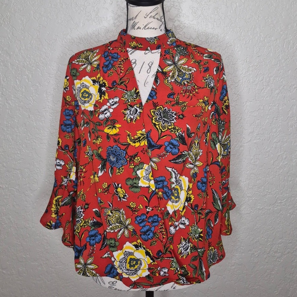 Monteau Los Angeles Red Floral Keyhole Mock Neck Bell Sleeve Blouse Medium